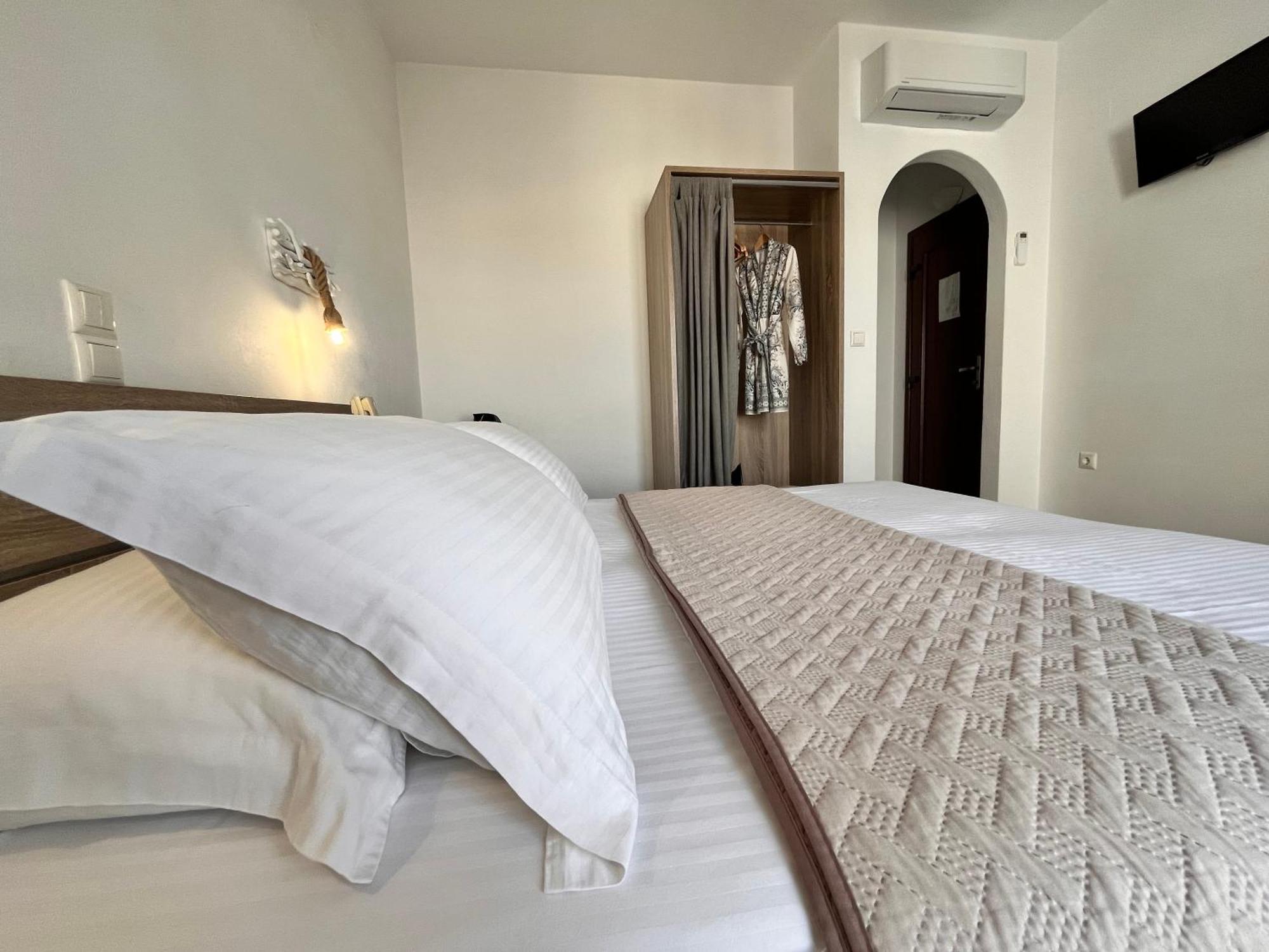 Christina Hotel, Adults Only, Heated Salt Water Pool Zambujeira do Mar Oda fotoğraf